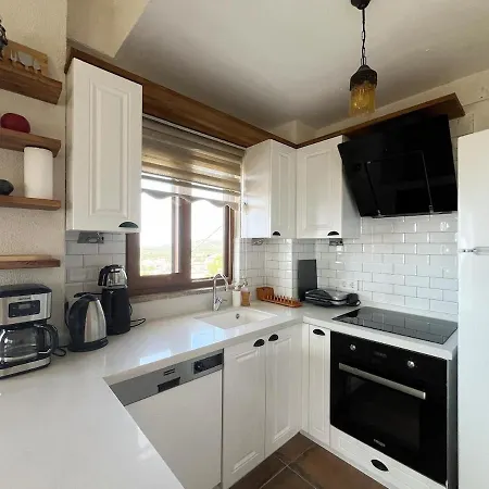 House With A View - Taylieli *