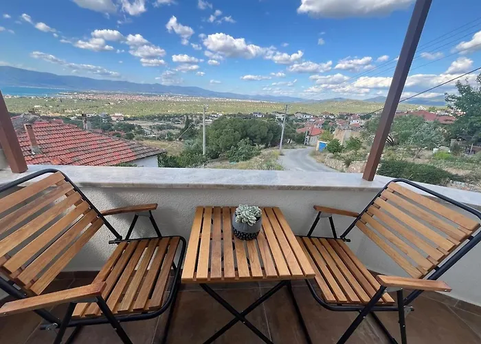 House With A View - Taylieli *